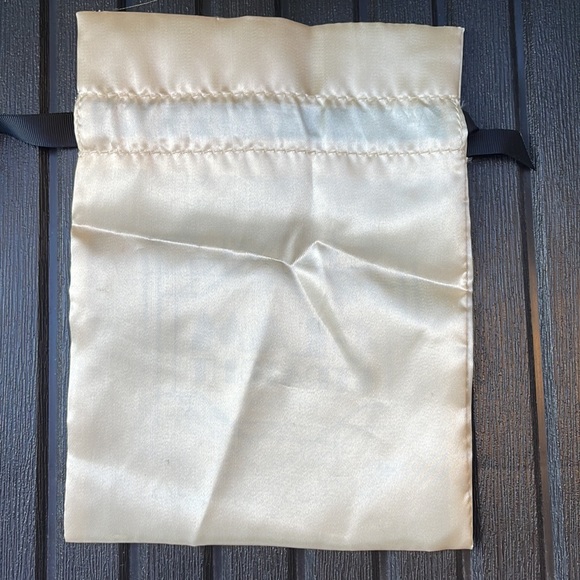 Sephora - Gatsby Themed Gold & Black Makeup Bag - Picture 9 of 12